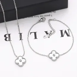 Luxury Designer Jewelry Sets Four-leaf Clover Gold Plated Silver Necklace Bracelet Stainless Steel Chains Style Women Wedding Lovers Jewellery Accessories