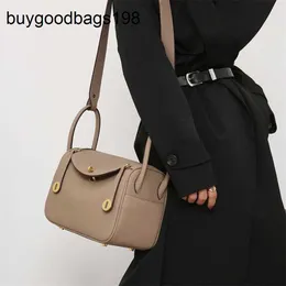 Designer Lindyss Bags Kleine quadratische Tasche mit Litchi-Muster, Netzrot, weiches Lederkissen, One-Shoulder-Messenger, tragbarer Arzt, Mutter