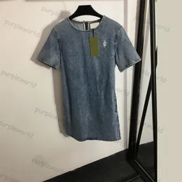 Denim kort ärm klänning mode broderi björn design klassisk casual runda hals denim blå kjol