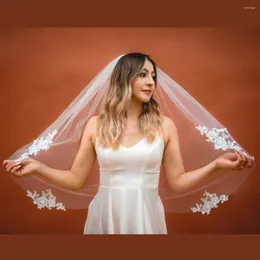 Veli da sposa V49 Velo corto da sposa con bordo in pizzo, lunghezza al gomito, con finiture parziali, accessori floreali francesi