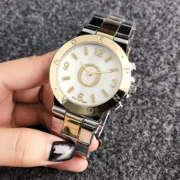 2023 Gorąca marka modowa dla kobiet w stylu dziewcząt stalowy metalowy zespół kwarcowy zegarek bezpłatny prezent wysyłkowy hurtowy zegarek bezpłatny projektant wysyłki