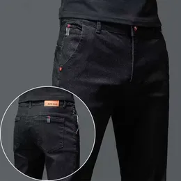 Herr jeans fast färg bomull svart mörkgrå jeans män byxor klassiska smala sträcka avslappnade koreanska mode ungdomar manliga denim byxor j230926