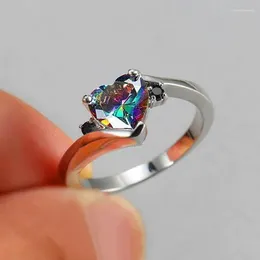 Обручальные кольца Huitan, разноцветные сердца с фианитом, женские серебряные цвета, модные обручальные кольца по контракту, ювелирные изделия