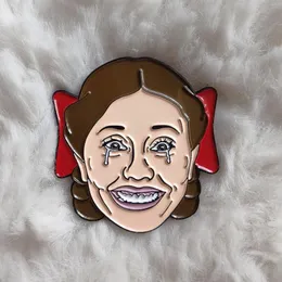 Brosches pärla leende skräckfilm halloween mia goth emalj pin väska lapel badge smycken gåva till barnvänner