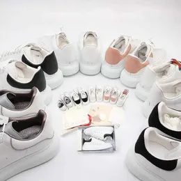 أحذية غير رسمية البيع الساخن العصرية Cutom Sneaker Shoe Overized أحذية رياضية من الجلد الدانتيل للرجال بارد حذاء تنفس deigner المشي مصمم من جلد الغزال للنساء الرجالي