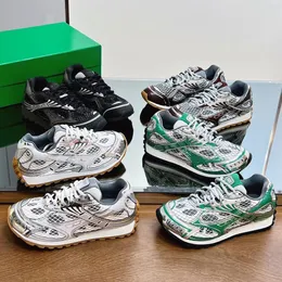 Erkekler için koşu ayakkabıları kadın tasarımcı spor ayakkabılar siyah scarpe erkek kadın eğitmenleri yürüyüş plaka biçimi gündelik lüks yürüyüş ayakkabısı yeşil foton toz sahası açık spor ayakkabılar