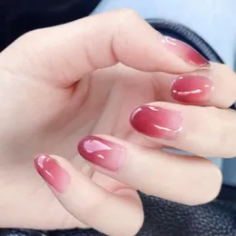 桜の赤いフランスの徐々に偽のネイルショートバレエミニマリストパッチリムーバブルリムーバーを身に着けている偽の爪