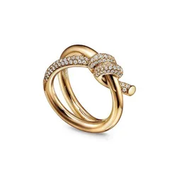 Designer Ring Ladies corda de nó de luxo com diamantes anéis de moda para mulheres jóias clássicas 18K Gold Bated Rose Wedding Whol2553