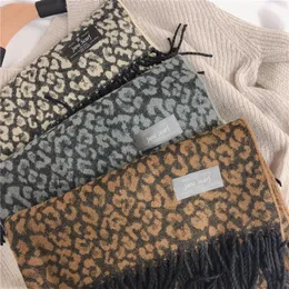 Шарфы с леопардовым принтом, теплый шарф для восточных ворот Южной Кореи, женская шаль, утолщенная осенью и зимой пашмина 230928