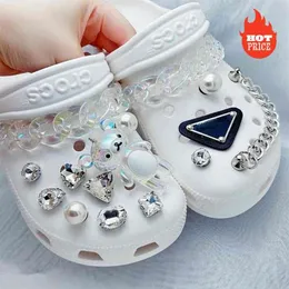 Trendy Retro Rhinestone Croc Designer DIY Quality Women Shoes Charms for Jibz Animal Chain Clogs Buckle Kids Girls Gifts2521