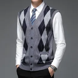Men's Vests Autum Sweater Fashion Brand Argyle Cardigan Deep V Neck Knit Vest Hombre Men 6% Wool Diamond Sleeveless Casual Cl350O