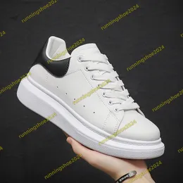 2023 Spring och Autumn Men's Small White Shoes Sports Board Shoes Men's Casual Shoes Men's Fashion Shoes Thick Soles ökar herrskor