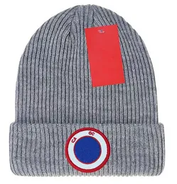 Marca Designer Canadá gorro gorro de luxo malhas chapéu temperamento gorro versátil chapéu de malha quente carta design chapéu presente de Natal muito bom chapéu a4