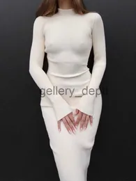 Grundläggande avslappnade klänningar stickade vit klänning kvinnor elegant mode sköldpaddor bodycon midi klänningar kvinnlig höst vinter långärmad smal streetwear klänning j230928