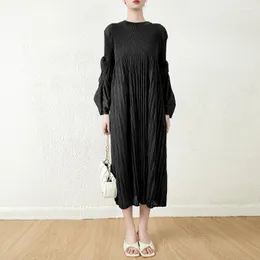 Casual Dresses Dress for Women's Weight 45-75 kg 2023 Autumn V-Neck Batwing ärmar Löst stretch Solid Color Miyake Pleated