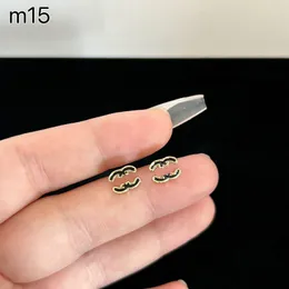 Ny designer charm studörhängen svart lyx kristall metall dingle örhängen höst mode flicka kärlek gåva smycken 18k guld liten sze droppörhängen