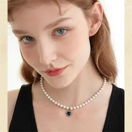 Choker French Retro Imitation Pearl Chain Trendy Black Acrylic Love Pendant Necklace Elegant Fashion Accessories Women's Jewelry