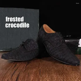 2025Dress skor Yulonggongwu brittiska män formella svarta företag manliga krokodil läder frostat