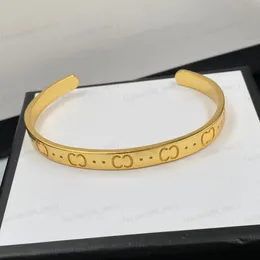 Guld manschett mässingsmaterial dubbel alfabetdesigner armband, modepersonlighet, alla hjärtans dag, jul, gåva