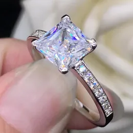 Anéis de cluster teste positivo 2 ct 7 mm princesa corte d-color vvs1 moissanite diamante anel platina 950 noivado para ela 078