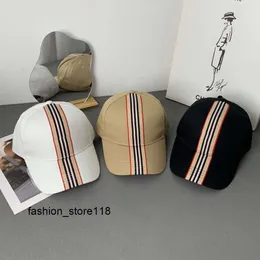 Designer Men's Baseball Hat Autumn Winter Sports Plaid casquette Couple Outdoor Travel Sunshade Stripe Ball Caps
