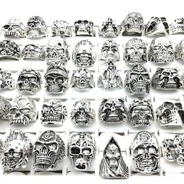 30pcs Pierścienie czaszki mężczyźni Punk Rock Silver Metal Kobiet Bikers Szkielety Pierścienie Vintage Biżuteria Prezenty Patry Whole Lot Lose Brand NEW284S