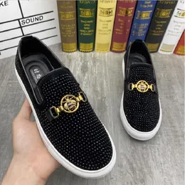 Mens British Rhinestone Brodery Flats klär Gentleman Shoes Man Wedding Homecoming Evening Footwear Sapato Social Masculino 1AA59