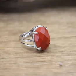 Bröllopsringar mångfacetterade ovala Cabochon Red Jaspers Ring Healing Stone Amethysts Onxy Silvery Resizable Ring Fashion Jewelry QC4033 230928