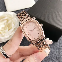 Orologi da polso al quarzo di marca di stile di moda da donna con logo di lusso in metallo con cinturino in acciaio VER 73