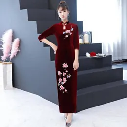 Abbigliamento etnico oversize oversize 5xl sexy velluto cheongsam donne slim ricamo fiore qipao autunno inverno elegante abito da sera a mezza manica