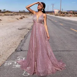 Abiti da festa Glitter A Line Rose Pink Prom Sexy scollo a V cinghie Backless Sweep Train Abiti da sposa bohémien