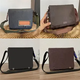 District PM Cross Body Bag Man Classic Style Projektant Wysokiej jakości Mężczyźni Mężczyźni Messenger Torby Crossbody Canvas BookBag Flip Tourse