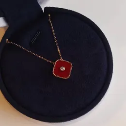 Kadın Kolye Yonca Lüks1 Altın Elmas Kolyeler Yüksek Son Malzeme Zincir Tasarımcıları Agate Fashionjewelry Kolye Asla Solmaz Şanslı Takı Değil