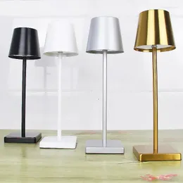 Lâmpadas de mesa Acessórios para escritório Luzes LED Desk de luxo Decoração de casa Tolera de mesa Smart Lamp Metal Metal Lampshade Mesas noturnas recarregáveis