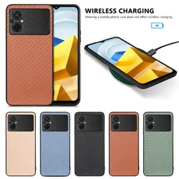 حالات جلدية من ألياف الكربون لـ Xiaomi 13 Pro 5g Poco M5 M5S 4G 12T 11T Redmi Note 12 Pro Plus Men Men Luxury Vertical Cover الخلفية Hybrid Soft Tpu Skin