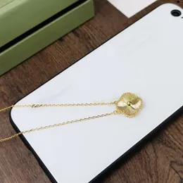 Damen Halskette Clover Luxury1 Gold Diamant Halsketten High-End-Materialien Kette Designer Achat Modeschmuck Anhänger verblasst nicht, nicht allergisch Pendentif Designer