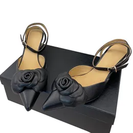 Damen-Designer-Sandalen mit spitzen Zehen, klassisch, 22 SS, Lammfell, Katzenabsatz, niedrig, 5 cm, elegante Abendschuhe, Hochzeitsschuhe, Pumps und Slingpumps, Slipper, Luxusartikel, Übergröße, US 10