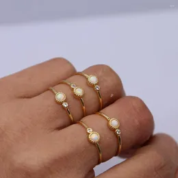 Кластерные кольца Crystal Fashion White Cz Maded Band Женщины кольцо тонкие тонкие золотые помолвка крошечная милая любовь