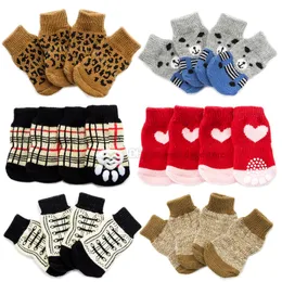 Одежда для собак Нескользящие вязаные хлопчатобумажные носки для собак и кошек Pet Paw Protectors для внутренней одежды 14 цветов оптом A517