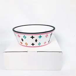 Designer Dog Bowls and Placemats Ställ in livsmedelskvalitet icke-skid BPA-fritt chipsäkra spetsbeständiga diskmaskin Säkra skålar med roliga varumärkesparodi Designs 2 Bowl 23 oz