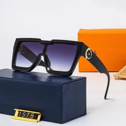 Designer solglasögon UV -skydd Luxury Polariserad solglasögon för kvinnor män bokstav strand retro fyrkantig sol glas avslappnade glasögon med låda mycket bra