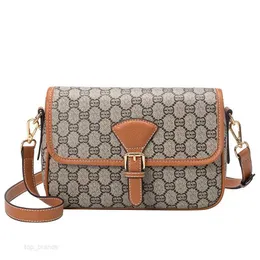 2023 Bolsas de mensagens de moda de moda Bolsas de ombro feminino Casual Bolsa de ombro de PVC Pesses de bolso impresso de flores Pacotes de compras crossbody