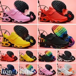 2021 Vender niños Baby Plus Tn Boy Girl Shoes para niños Classic Parent-Hiñón Atlética Mezcla al aire libre Sneaker Negro Casual 24-37