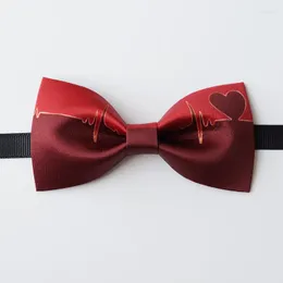 Бабочка мужчина мужской оригинальный свадебный жених Грамсман Ежегодный Встреча сердцебиение сердца любовь красная градиент текстура галстук