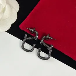 Diseñador Pendiente Negro Diamante Stud Pendientes Mujeres de lujo Moda Aro Joyería Metal Alto Clásico Espárragos para damas Boda Fiesta de cumpleaños Regalos
