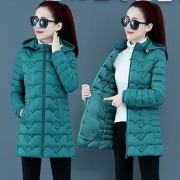 Piumino da donna Parka più spesso con cappuccio Giacca invernale coreano Cappotto slim in cotone sciolto Madre Plus Size Solido caldo lungo Outwear 6XL 230107