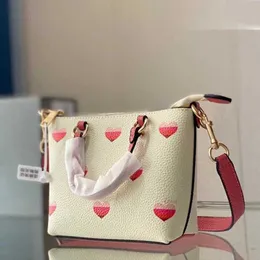 حقيبة مصممة حقيبة حقيبة حقيبة من الجلد كتف القلب البسيط شاشات كبيرة أنيقة السيدات كروس البروبيس محافظ الأكياس الشاطئية 220917