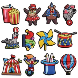 Partihandel 100st PVC Circus Popcorn Tent Elephant Seal Bear Garden Shoe Buckle Boys Girls Accessories For Backpack Charms -knappen