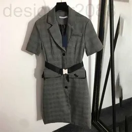 Plus Size Kleider Designer Vintage Damen Anzug mit Gürtel Herbst Frühling Kurzarm Casual Street Style UBLQ