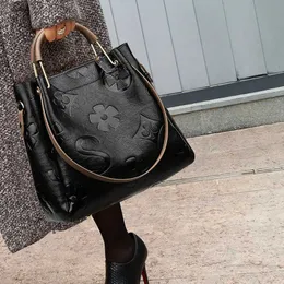 حقيبة اليد بالجملة وتجارة التجزئة عبر الإنترنت حقيبة أزياء الأزياء 2023 جديدة لدلو الكتف